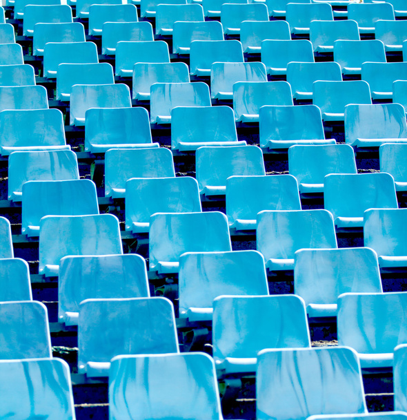 vecchi sedili in plastica allo stadio
 - Foto, immagini