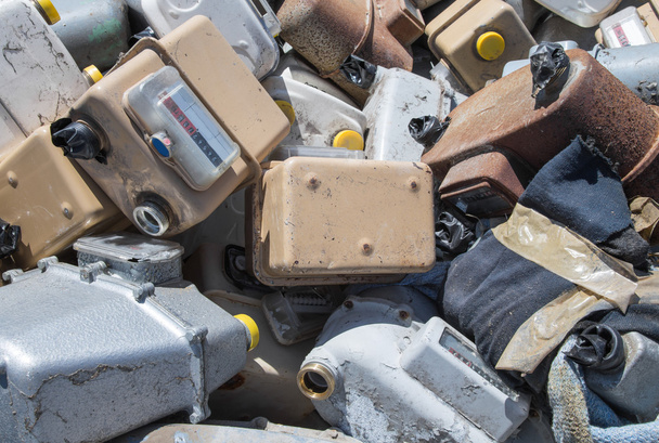 régi elhagyott gáz számlálók hulladéklerakó - Fotó, kép
