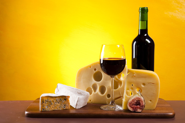 Cheese and wine - Fotoğraf, Görsel