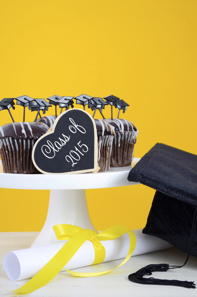 Buona festa di laurea cupcake al cioccolato
  - Foto, immagini