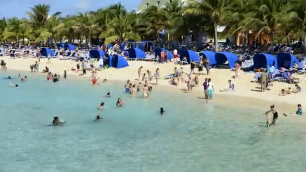 Tropical Beach on Grand Turk Island - Materiał filmowy, wideo