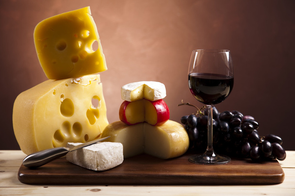 juusto ja punaviini - Valokuva, kuva