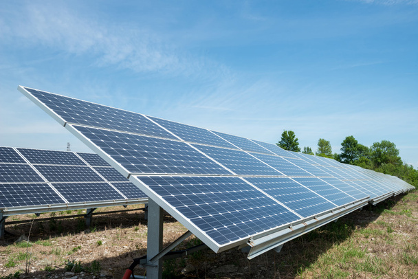photovoltaic panels - alternative electricity source - Φωτογραφία, εικόνα