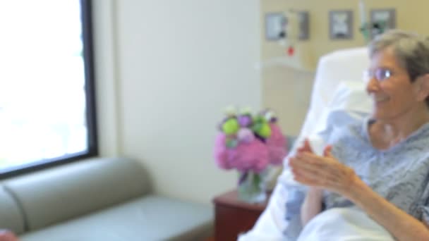 Man Visits Wife In Hospital - Záběry, video