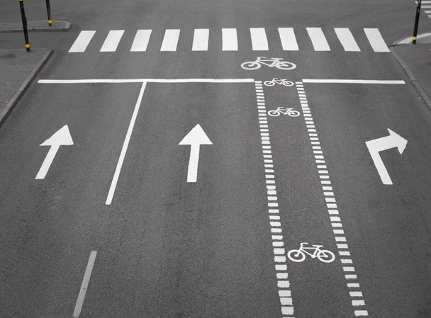 Вулиця з велодоріжкою
 - Фото, зображення