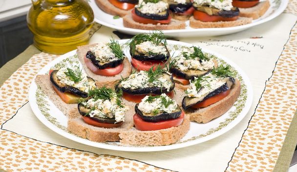 Appetizer of eggplant with cheese - Foto, Bild