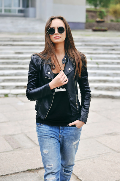 Fashion portrait of young hipster woman - Fotografie, Obrázek