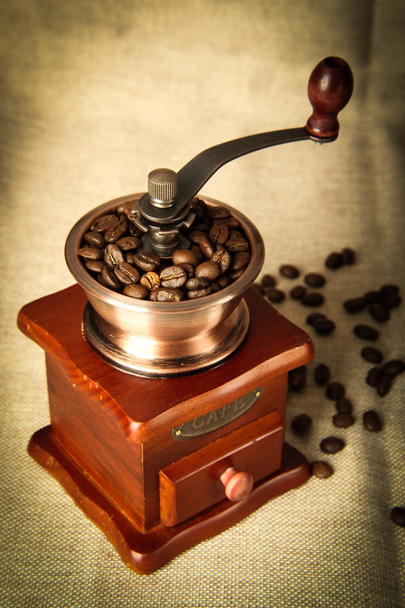 Coffee bean and coffee bean grinder - Фото, изображение