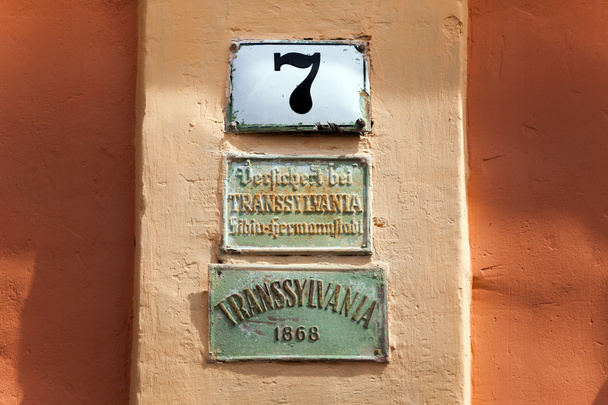 Metal sign plates from an old house in Sighisoara - Foto, immagini