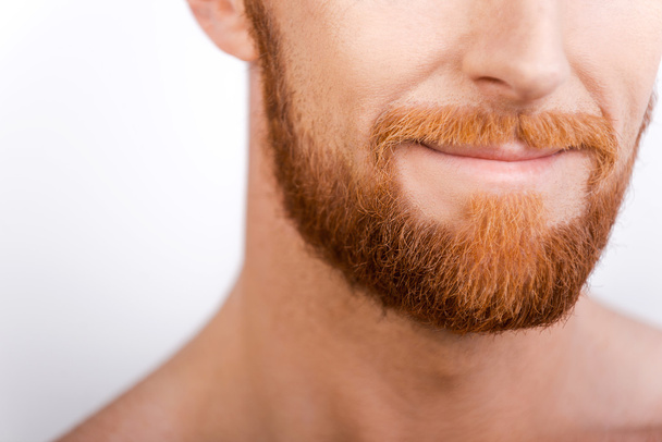 Bearded man smiling - Фото, зображення