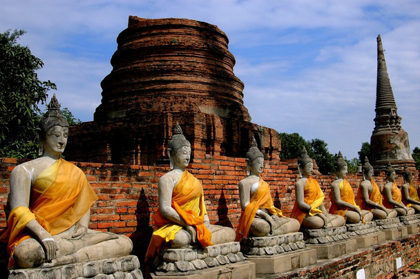 Ayutthaya, Tajlandia: Buddów w Wat Yai Chai Mongkon - Zdjęcie, obraz
