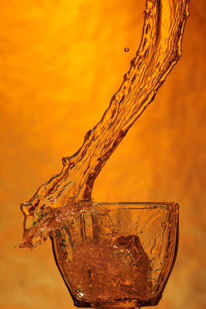 Splashing whisky - Fotoğraf, Görsel