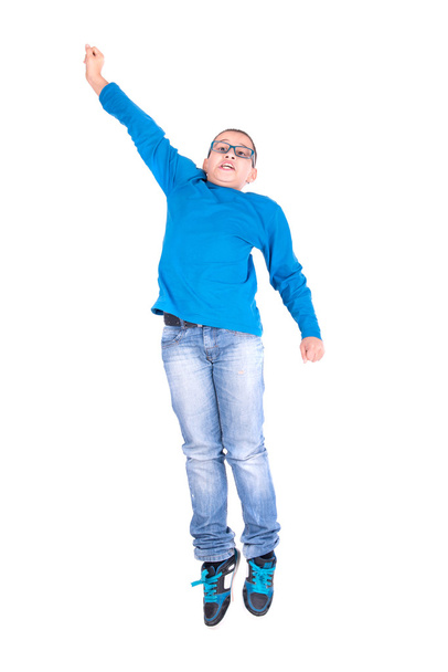 Молодий хлопчик, стрибки
 - Фото, зображення