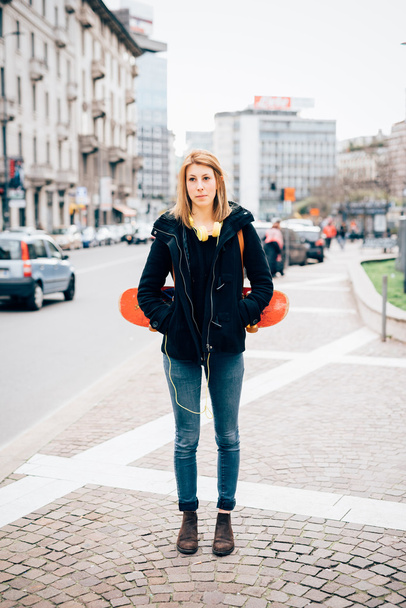 hipster sporty girl in city - Фото, зображення