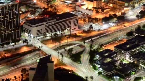 Katsaus Los Angelesin keskustaan
 - Materiaali, video
