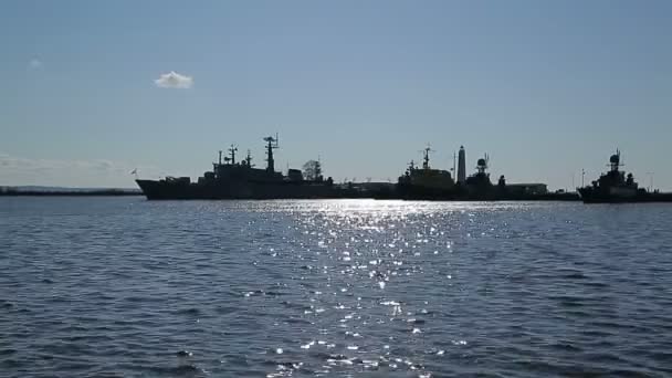 Silhouette row of warships in the Bay of Kronstadt - Footage, Video