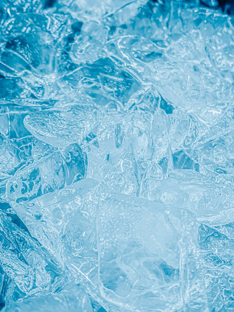 icecubes fundo, textura icecubes, icecubes papel de parede, gelo ajuda a se sentir refrescado e água fria dos icecubes ajuda a água refrescar sua vida e se sentir bom.ice bebidas para o negócio de refresco - Foto, Imagem