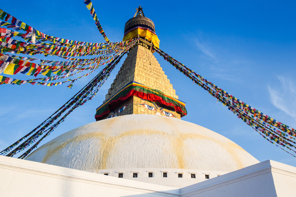 buddhistische Stupa - buddhistisches Gotteshaus - Foto, Bild