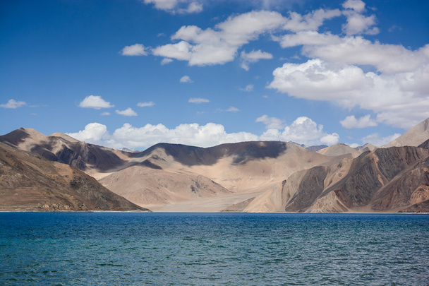 Pangong lake in Ladakh, India - Foto, afbeelding
