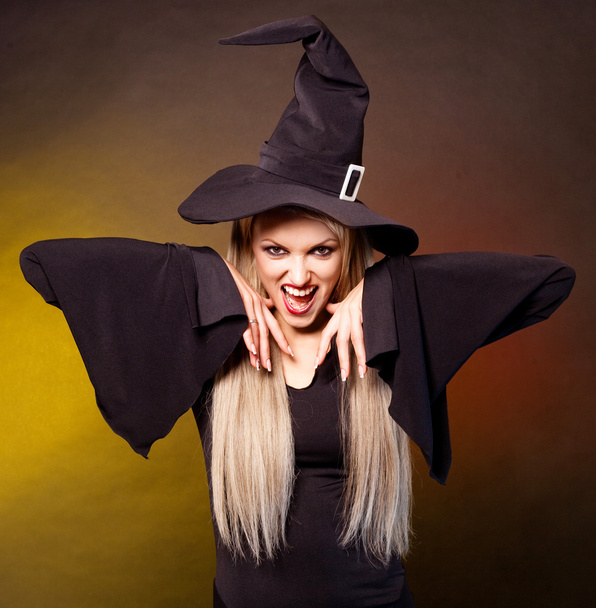 Angry witch - Foto, Bild
