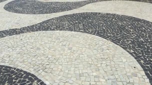Ρίο ντε Τζανέιρο Βραζιλία Copacabana πεζοδρόμιο μοτίβο - Πλάνα, βίντεο