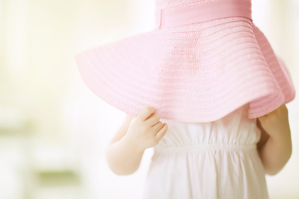 Little Girl With Hat - Φωτογραφία, εικόνα