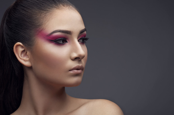 woman with beautiful makeup - Foto, afbeelding