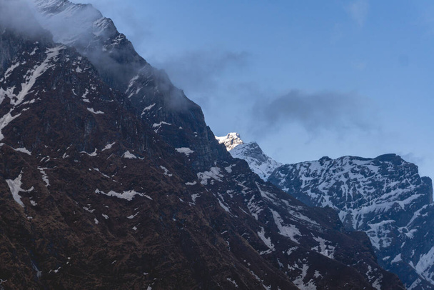 Montanha no Nepal, Acampamento Base de Annapurna, Montanha Machapuchare, Trekking de Annapurna, Viagens no Nepal, Beleza do Nepal - Foto, Imagem