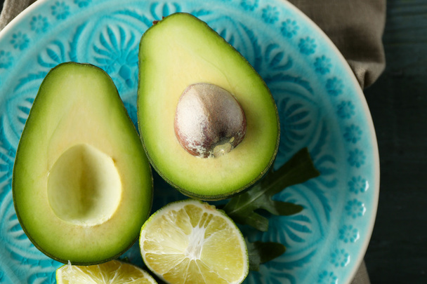 Sliced avocado and lemon - Foto, Imagem