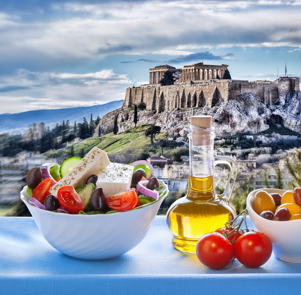  Acrópole com salada grega em Atenas, Grécia
 - Foto, Imagem
