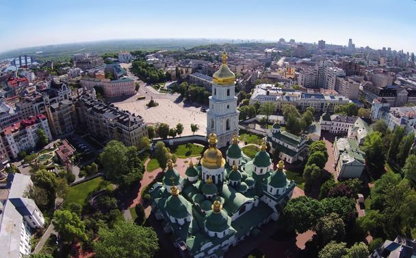 Luchtfoto van de kathedraal Saint Sophia in Kiev, Oekraïne - Foto, afbeelding