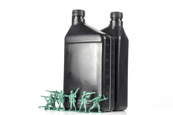 exército homens óleo
 - Foto, Imagem