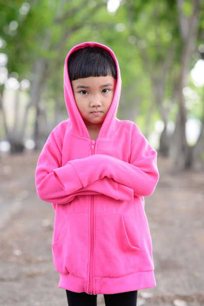 Asiático criança retrato no jardim
 - Foto, Imagem