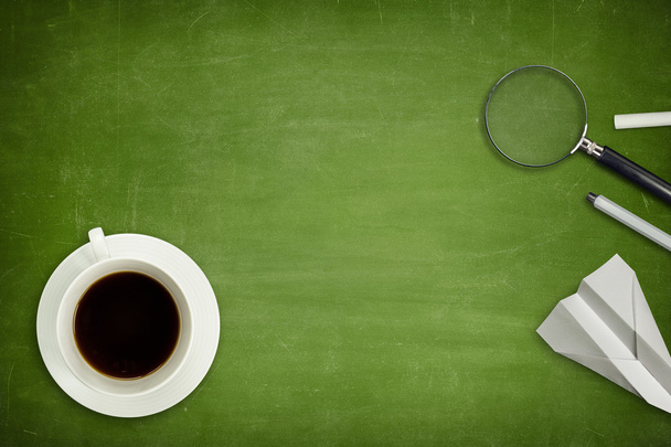 Green blank blackboard with coffee cup - Fotoğraf, Görsel