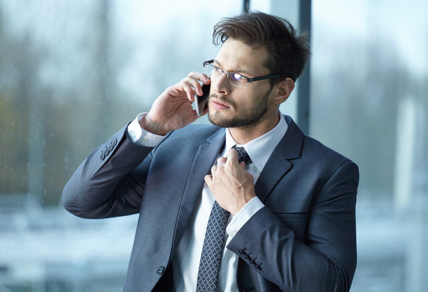 Businessman talking  on phone - Photo, image