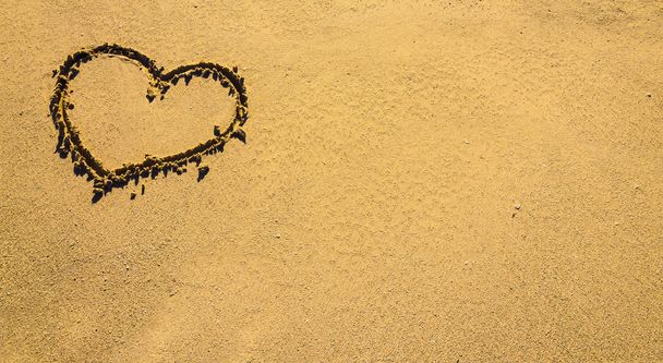 знак сердца на пляже
 - Фото, изображение