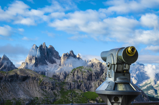 binoculaire avec vue sur les Dolomites
 - Photo, image