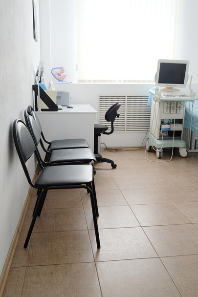 Room with ultrasound diagnostic equipment - Foto, afbeelding