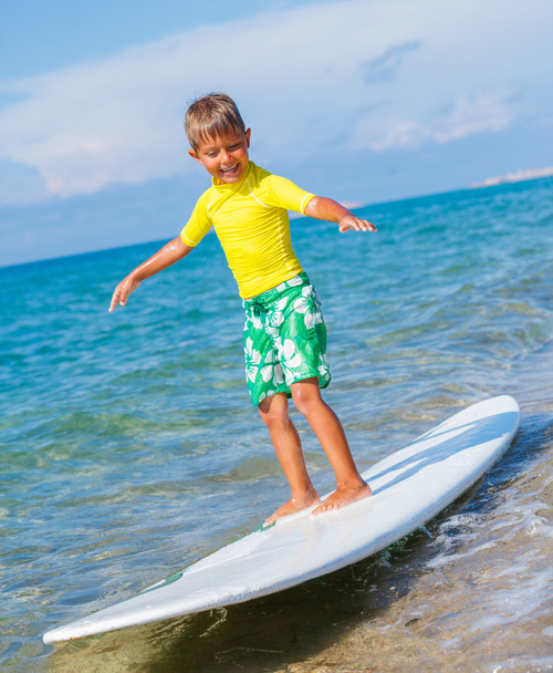 Boy with surf - Valokuva, kuva