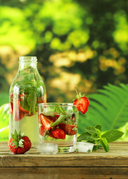 Summer strawberry lemonade with mint and ice - Photo, Image