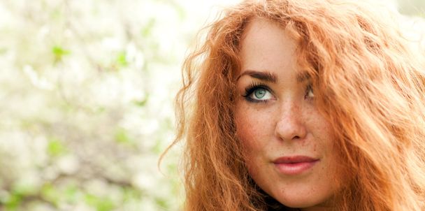 face red-haired woman - Foto, Imagen