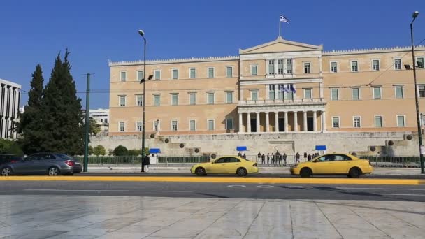 Plaza Syntagma y edificio del Parlamento
 - Imágenes, Vídeo