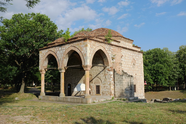 Mesquita velha na fortaleza de Nis, Sérvia
 - Foto, Imagem