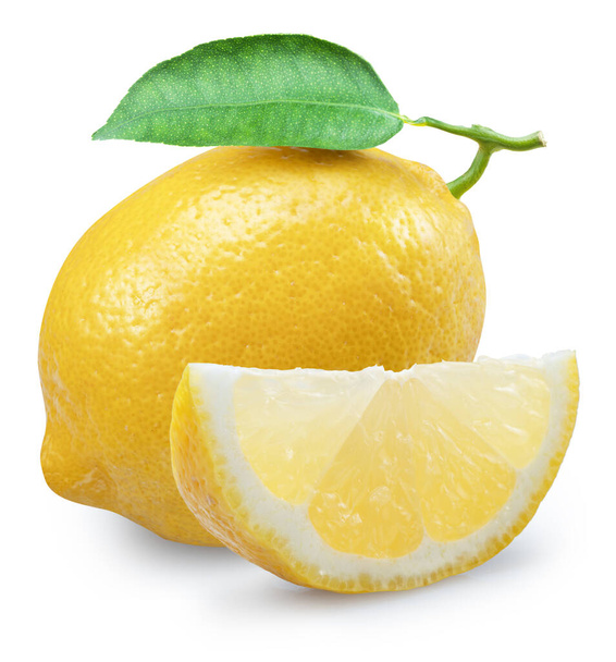 Frutto maturo al limone con fetta di limone e foglia isolata su fondo bianco. Il file contiene percorso di ritaglio. - Foto, immagini