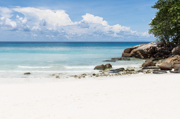 Красивое море и пляж на острове Та Чай
 - Фото, изображение