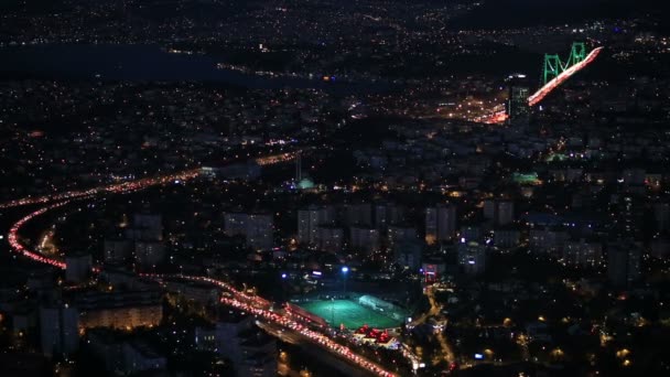 vista aerea traffico cittadino notturno
 - Filmati, video