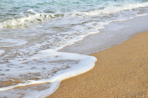 Zavřít obrázek vlny moře na pláži s pískem - Fotografie, Obrázek