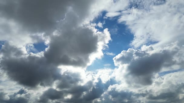Облака дождя над Англией - Кадры, видео