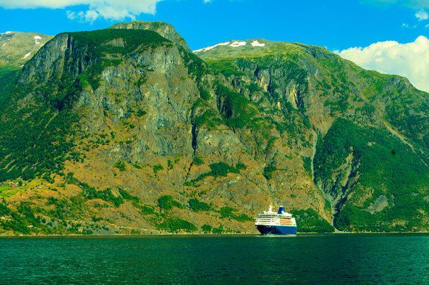 Tourism and travel. cruise ship on fjord in Norway. - Foto, Imagen