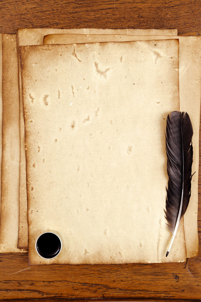 Old paper on brown wood texture with feather and ink - Fotoğraf, Görsel